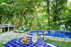 Toucan Villa Family home w Private Pool Garden AC